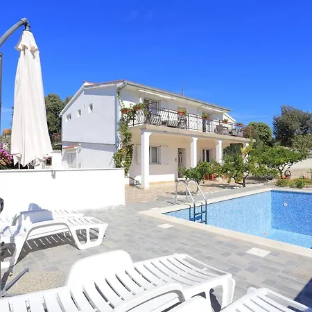 Apartman Family-friendly With Swimming Pool Razanj, - 17867 Rogoznica (Sibenik-Knin)