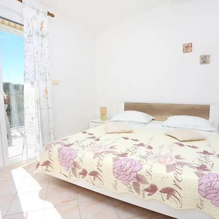 Family-friendly With Swimming Pool Razanj, - 17867 Apartmán