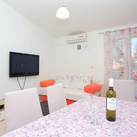 Family-friendly With Swimming Pool Razanj, - 17867 Apartmán *