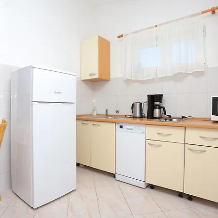 Family-friendly With Swimming Pool Razanj, - 17867 Rogoznica (Sibenik-Knin)