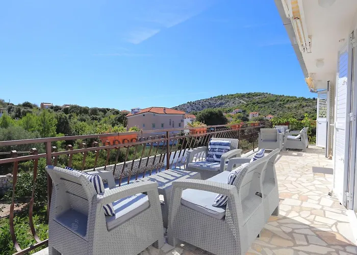 Family-friendly With Swimming Pool Razanj, - 17867 Daire *