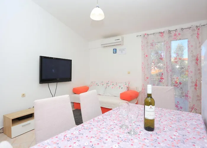 Family-friendly With Swimming Pool Razanj, - 17867 Daire *