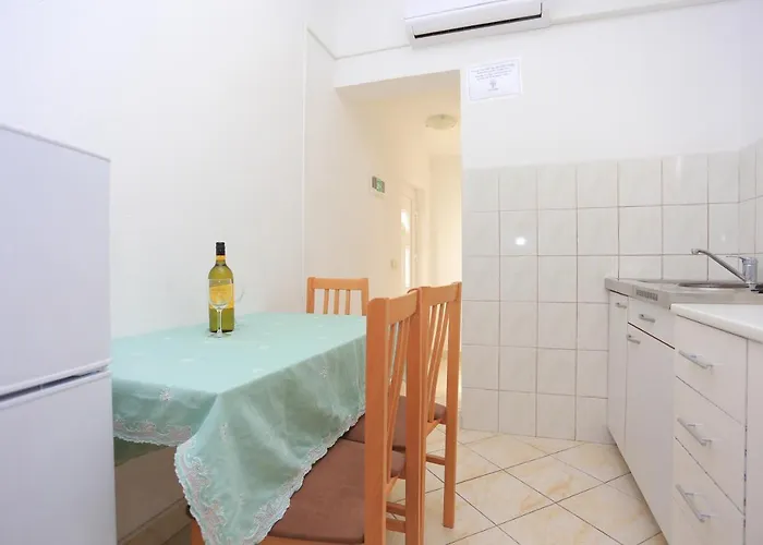 Family-friendly With Swimming Pool Razanj, - 17867 Daire